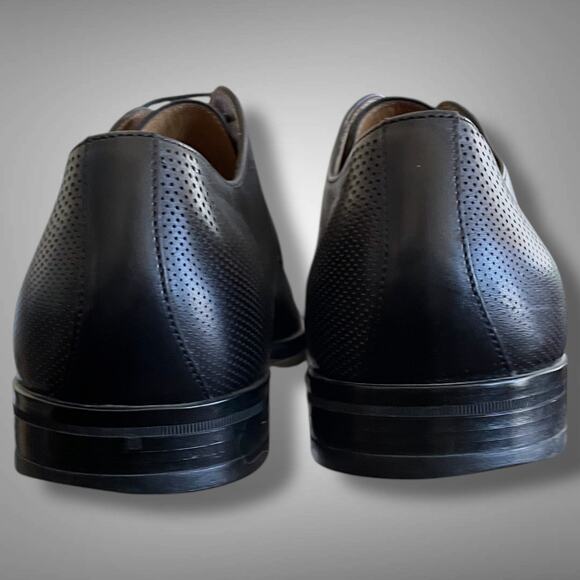 Men\'s 9 Narrow HUGO BOSS Black Italian Made Leather Dress Shoes EUC main image 6